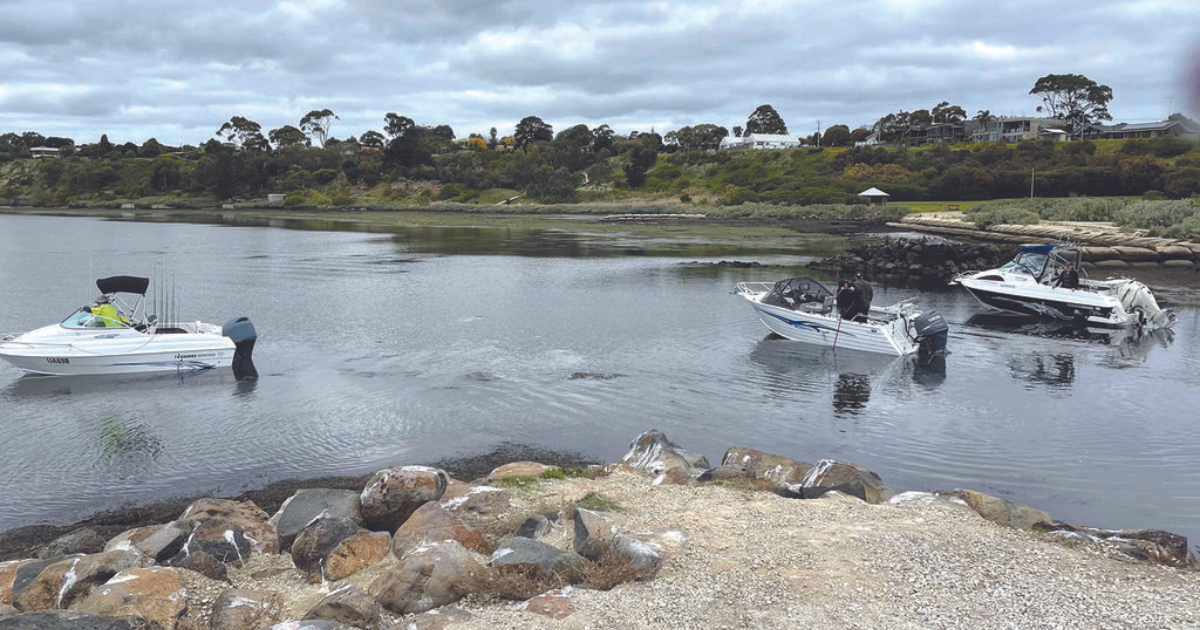 Boaters in Clifton Springs Harbor