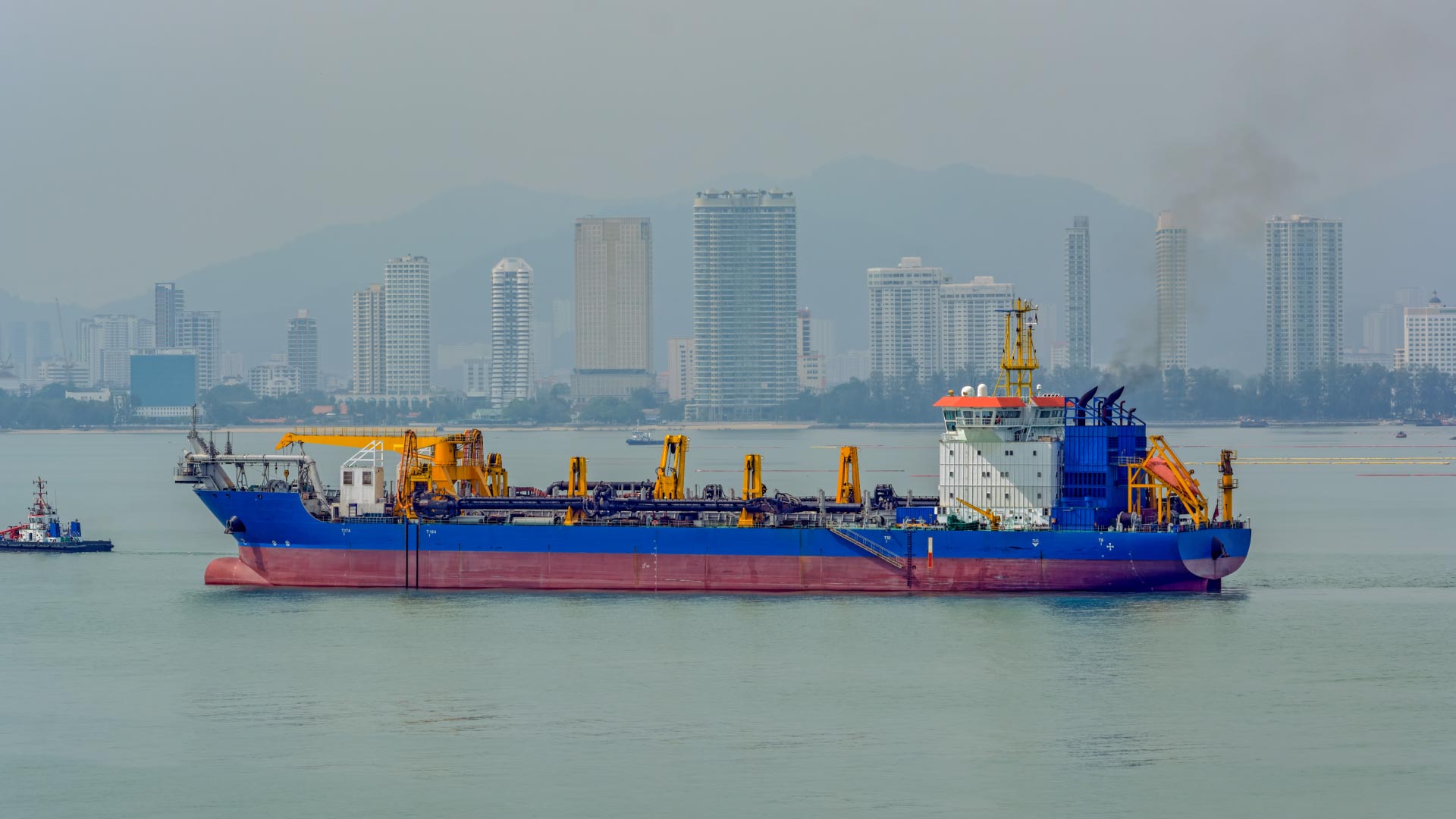 China-First-Dual-Fuel-Hopper-Dredger