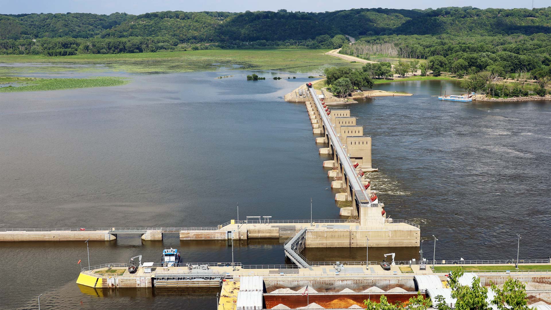 Corps-of-Engineers-Constructs-Underwater-Barrier-to-Block-Saltwater