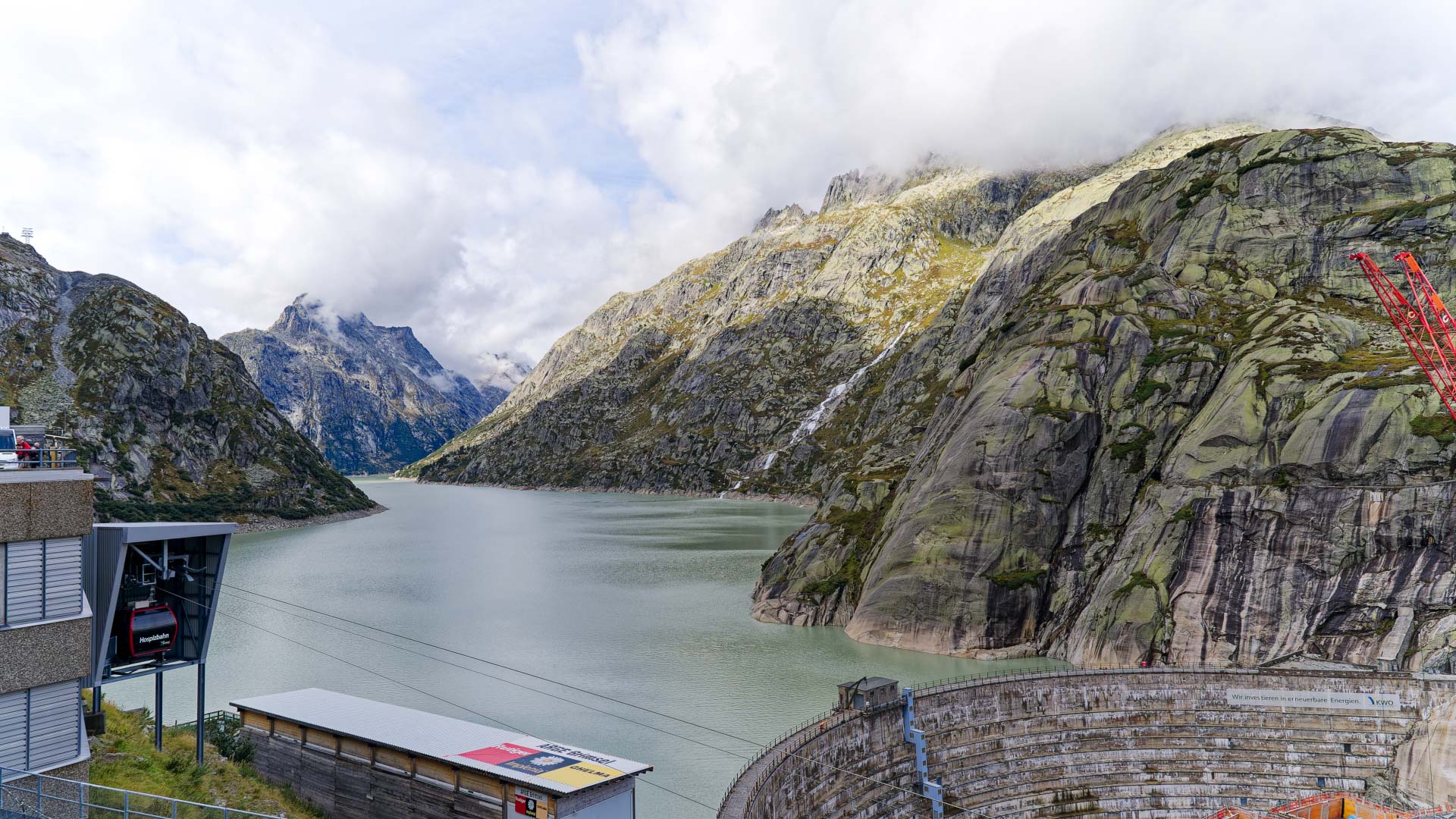 Watermaster-Dredger-Restores-Swiss-Alps-Dam-Reservoir-and-Enhances-Water-Capacity