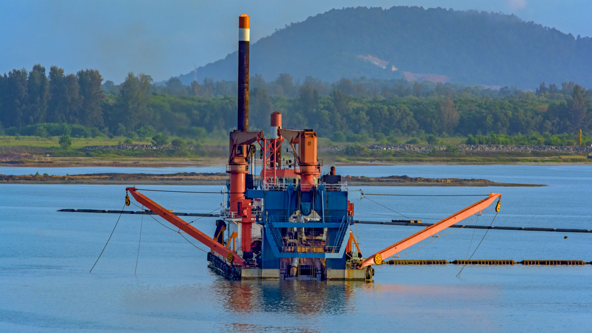 Bristol Port’s New Eco-Friendly Swing Arm Dredger TRYM Set for Operations