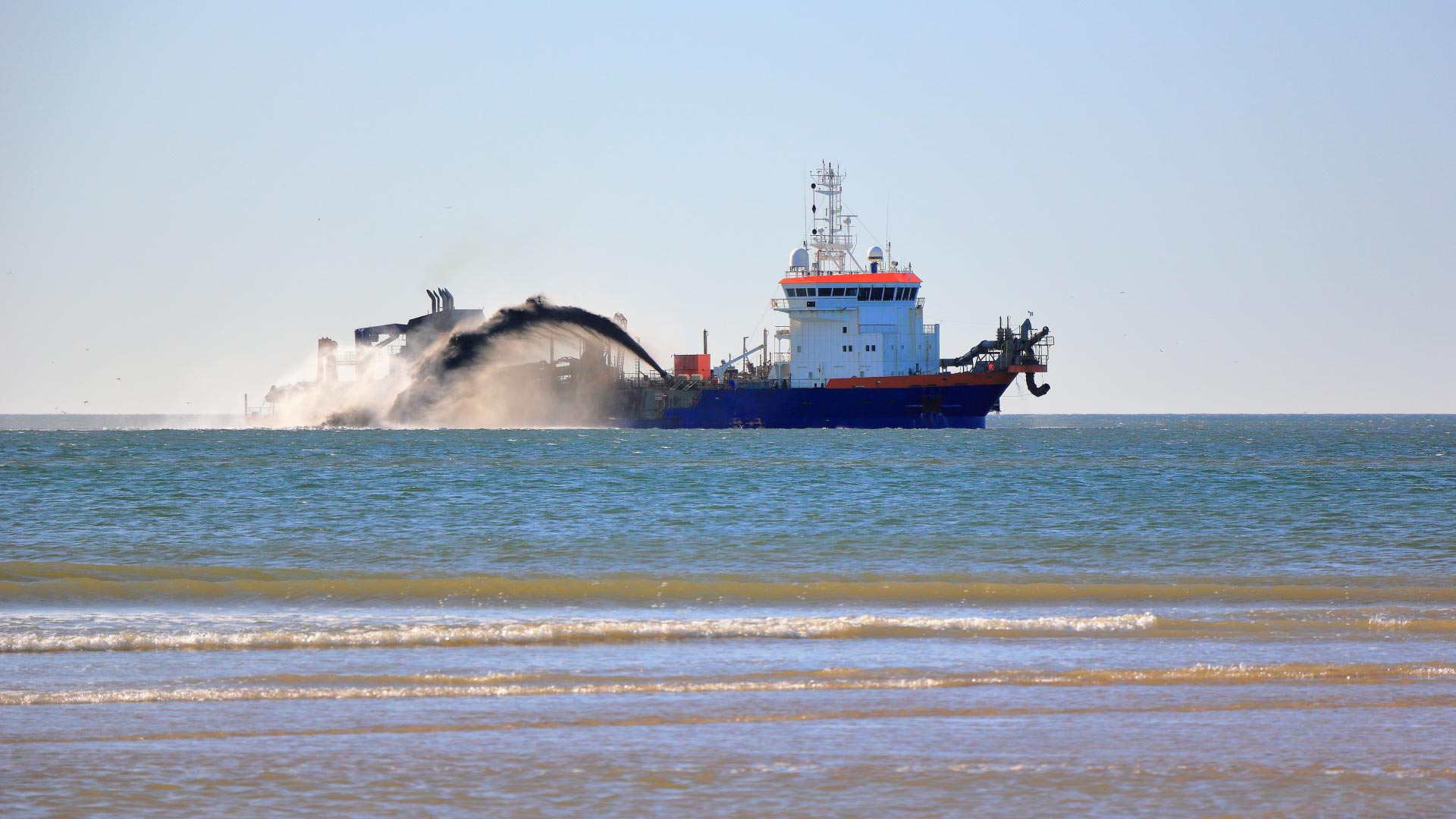 Caspian Lotus Enhancing Dredging Projects in the Persian Gulf