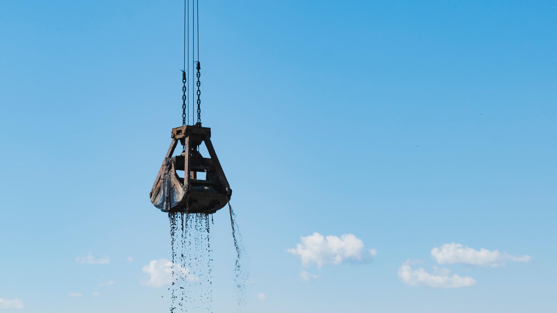 Dredging Operations Begin at Saint-Pierre Dock in Caen