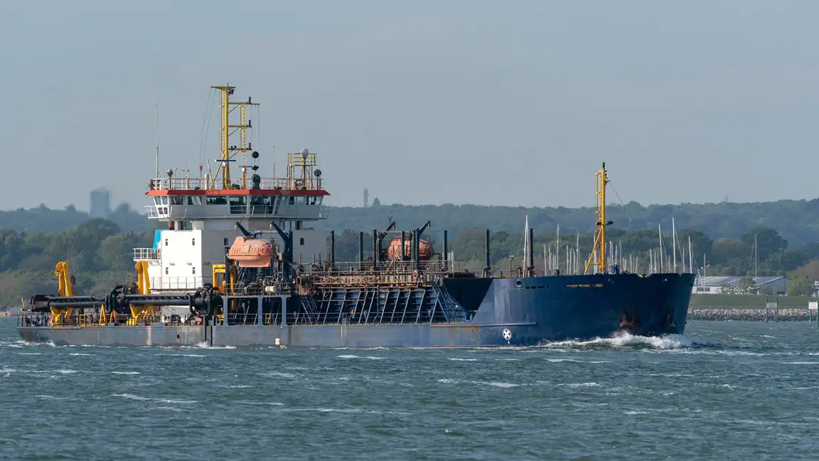 Boskalis Uses Trailing Suction Hopper Dredgers for Southampton Dredgin