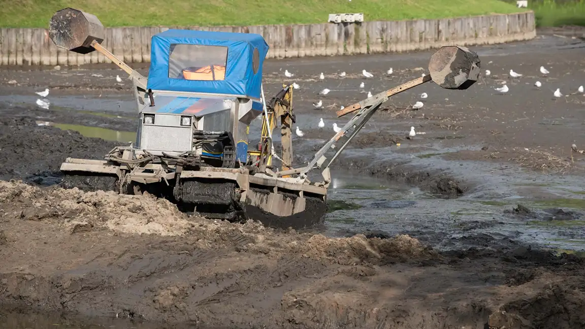 Improving Dredging Productivity How the 7012 HP Outperforms Traditional Auger Dredges