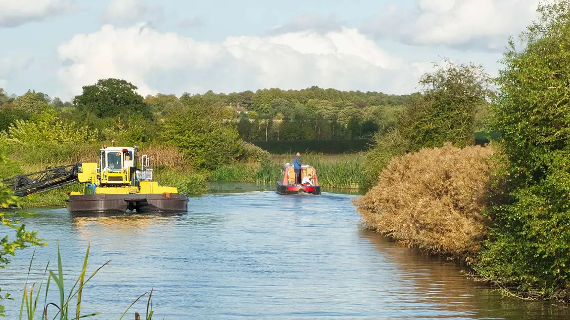 Sediment from Ashby Canal Dredging to Benefit Local Farmland