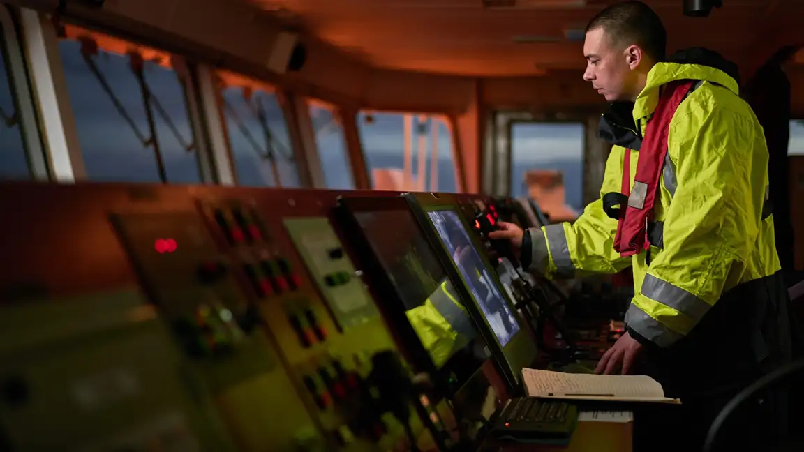 Onboard Technology: Five Screens, QINSy, and a Central Touchscreen in Action