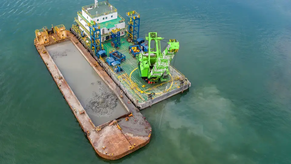 Two-Phase Dredging Project Underway at Terneuzen’s Zevenaarhaven