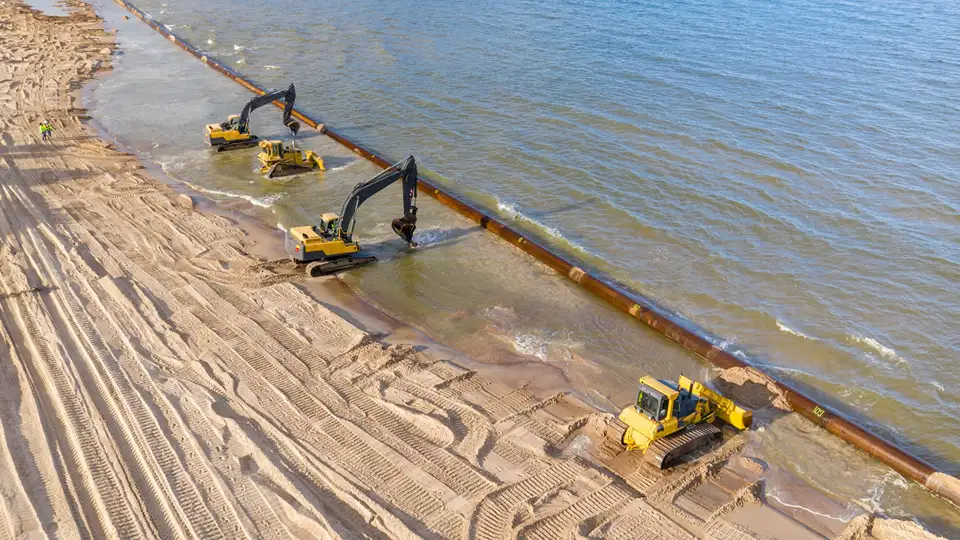 Gator Dredging Begins at Upham Beach Renourishment
